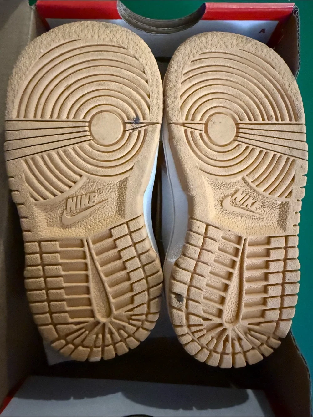 Nike dunks honeycomb 5c